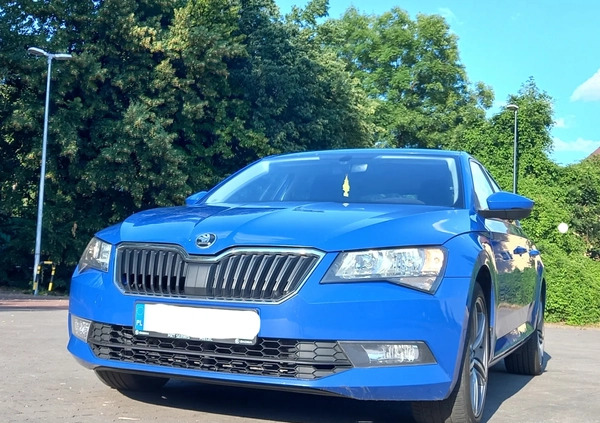 Skoda Superb cena 47900 przebieg: 298000, rok produkcji 2018 z Kutno małe 172